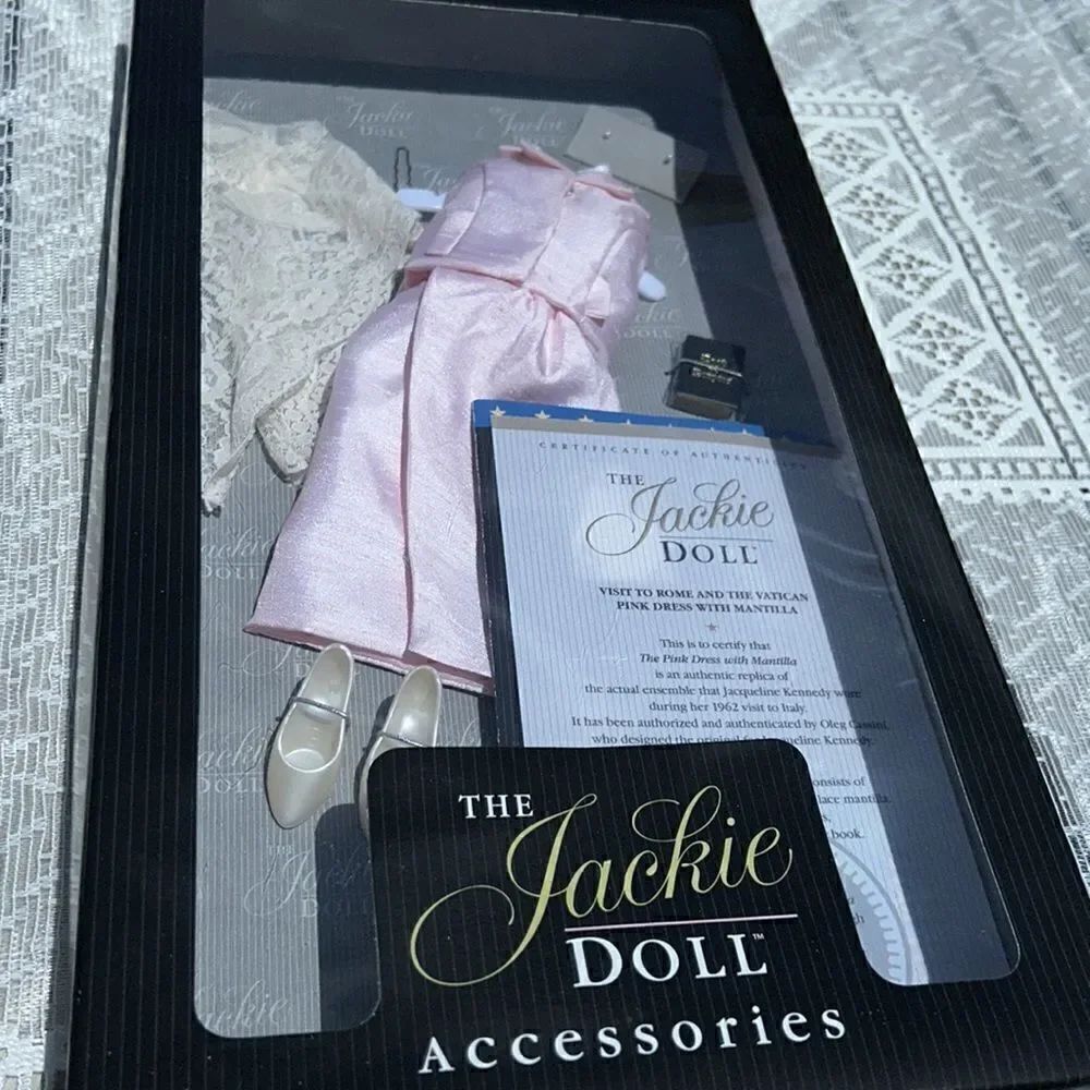Oleg Cassini Pink Dress with Mantilla Visit to Rome & Vatican Book of Prayers